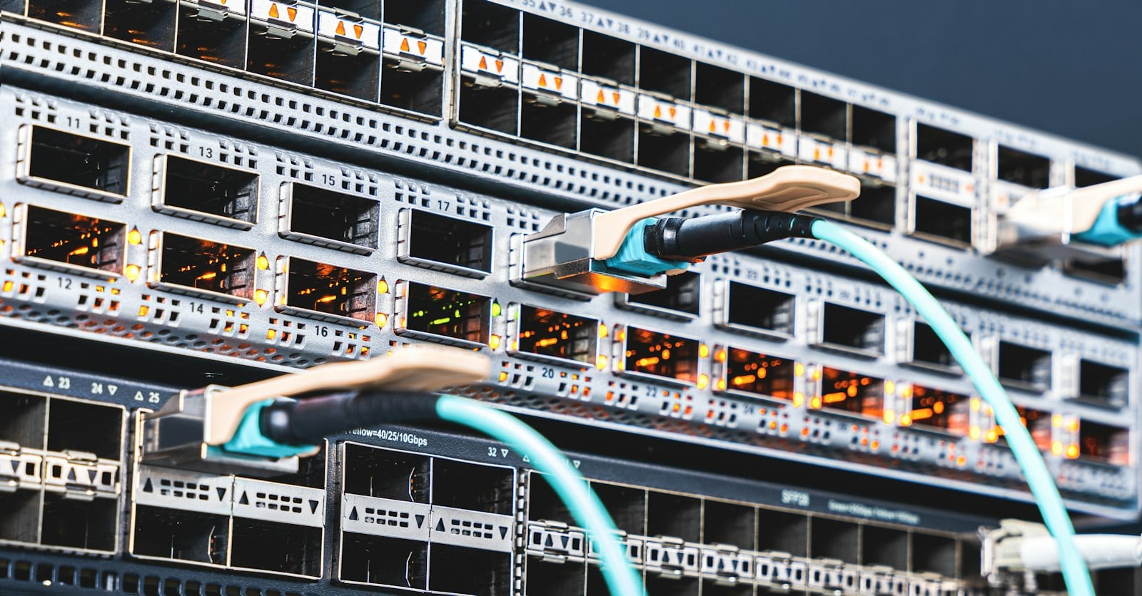 Fibre patch leads into a switch stack